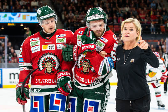 Frölundas Mats Rosseli Olsen lämnar planen