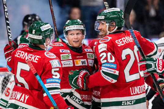 Frölundas Joel Lundqvist blir omkramad