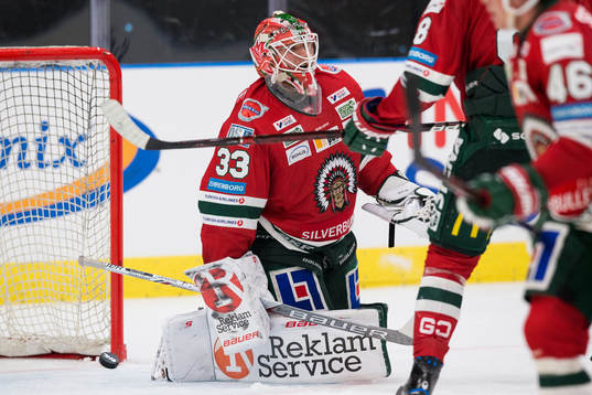 Frölundas målvakt Johan Mattsson deppar