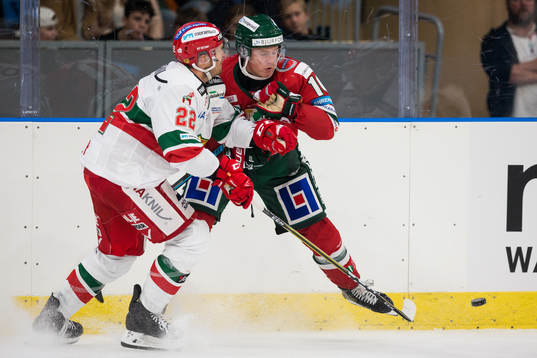Moras Matt Bailey och Frölundas Gustav Lindström