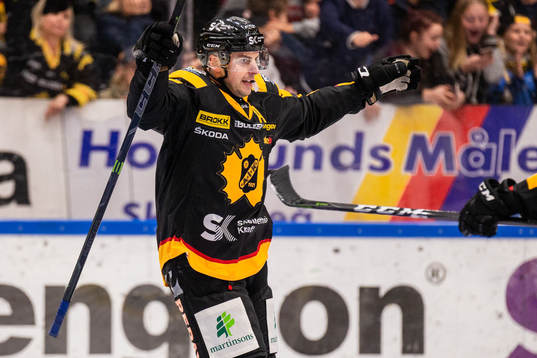 Skellefteås Joakim Lindström jublar