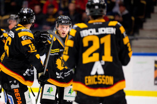 Skellefteås Oscar Möller jublar