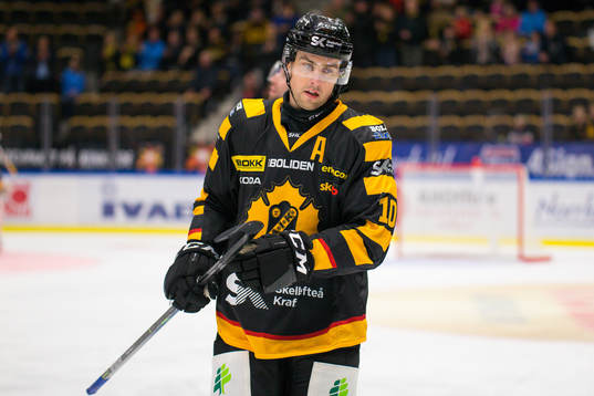 Skellefteås Joakim Lindström jublar