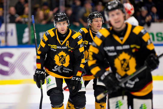 Skellefteås Joakim Lindström jublar