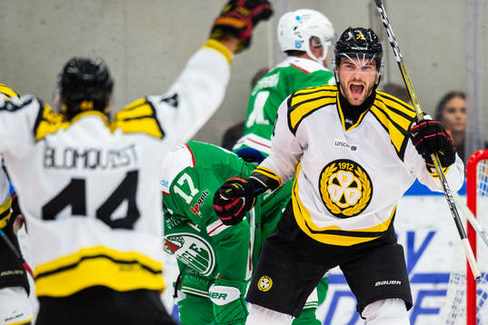 Brynäs Robert Kousal jublar