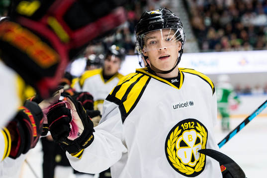 Brynäs Samuel Asklöf jublar