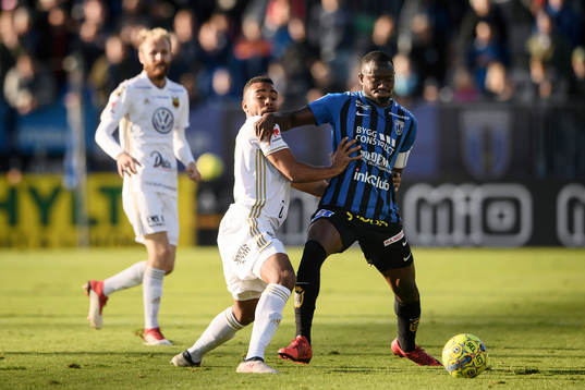 Sirius Moses Ogbu och Östersunds Noah Sonko Sundberg i