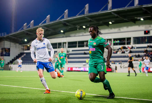 Dalkurds Kebba Ceesay med boll