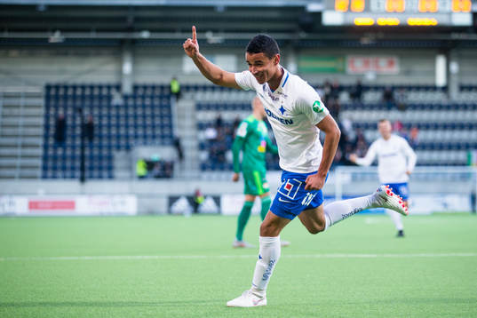 Norrköpings Ian Smith gör 0-1 och jublar