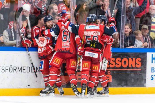 Västerviks spelare jublar