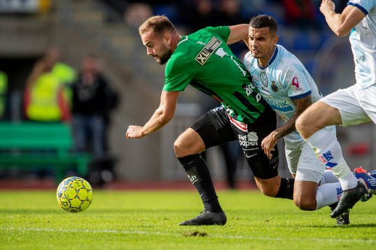 Varbergs Perparim Beqaj mot Gefles Jesper Björkman