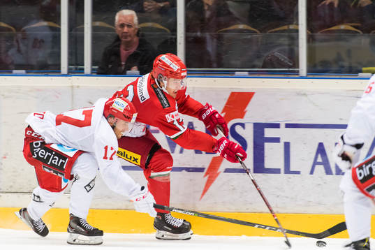 Oscar Milton kämpar mot Anton Karlström