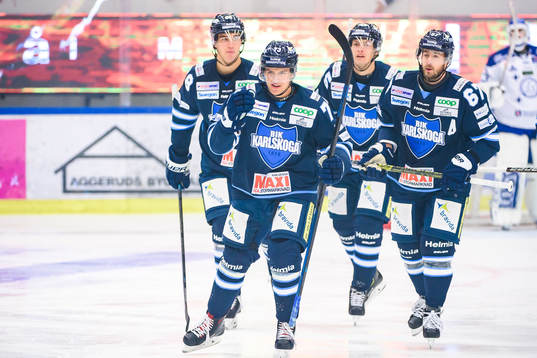 Karlskogas Oliver Eklind jublar