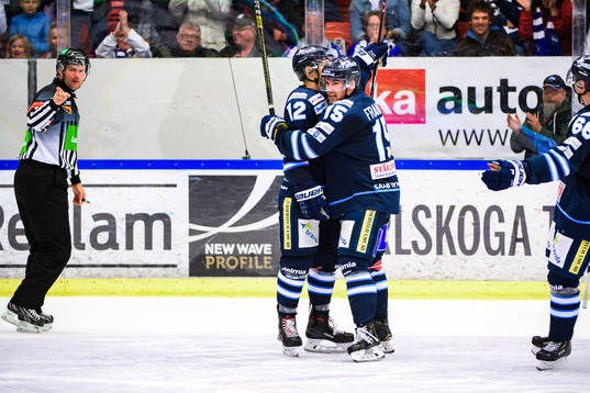 Karlskogas Gustaf Thorell och Gustaf Franzén jublar