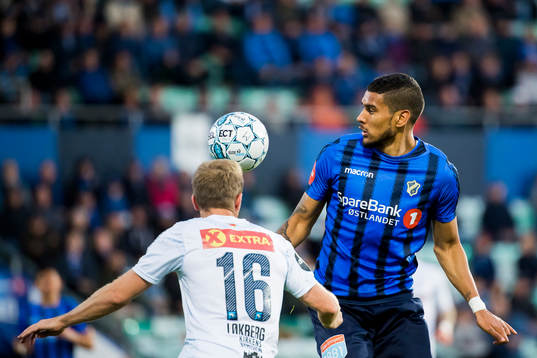 Kristoffer Løkberg of Ranheim and Ohi Omoijuanfo of Stabæk