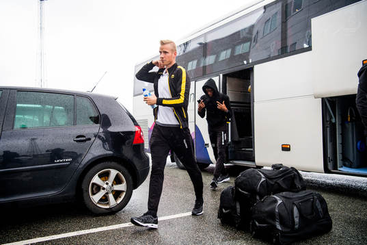 Simon Andreas Larsen of Start arrives
