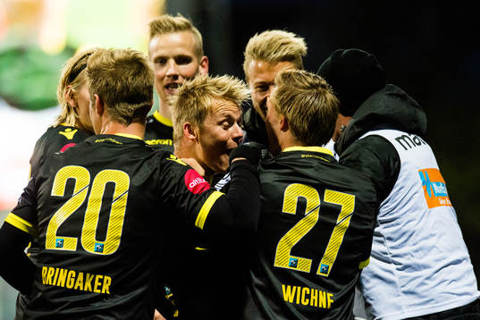Elliot Käck of Start celebrates with his teammates