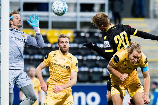 Mathias Idsøe Bringaker of Start scores the 1-2 goal