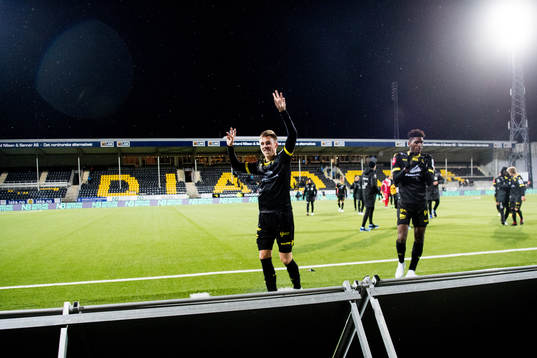 Espen Hammer Berger of Start celebrates
