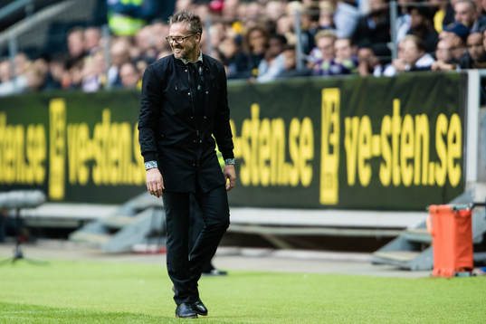 s tränare Rikard Norling ler