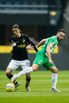 s Kristoffer Olsson och Hammarbys Muamer Tankovic
