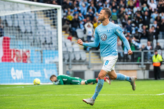 Malmö FFs Arnór Ingvi Traustason jublar