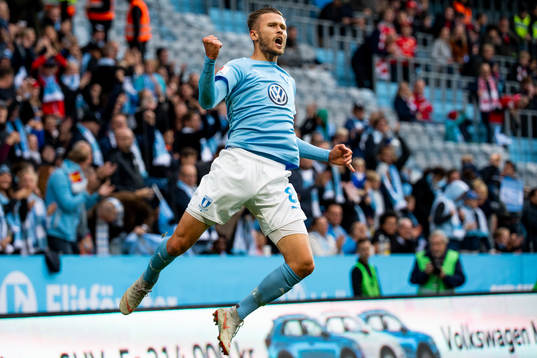 Malmö FFs Arnór Ingvi Traustason jublar