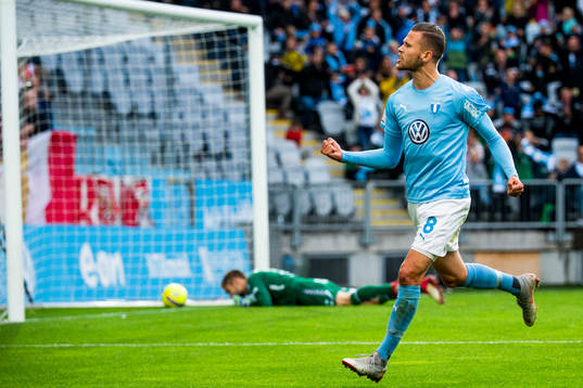 Malmö FFs Arnór Ingvi Traustason jublar