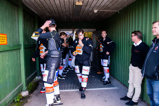 Tingsryds arena utryms innan ishockeymatchen i