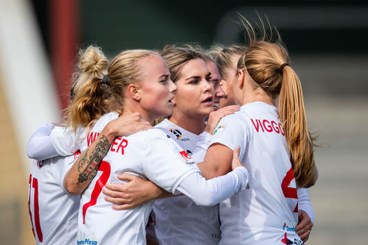 Rosengårds spelare jublar
