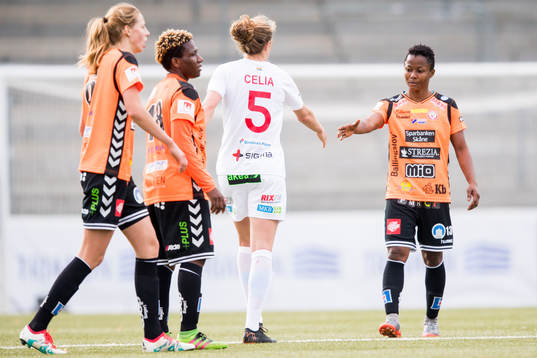 Kristianstads Rita Chikwelu och Ogonna Chukwudi  deppar