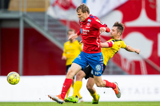 Frejs Adam Gradén och Helsingborgs Andri Runar  Bjarnason