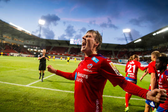 Helsingborgs Andri Runar  Bjarnason jublar