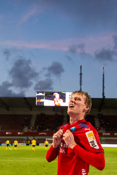 Helsingborgs Andri Runar  Bjarnason jublar