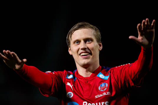 Helsingborgs Andri Runar  Bjarnason tackar publiken