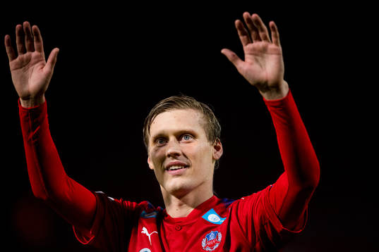 Helsingborgs Andri Runar  Bjarnason tackar publiken
