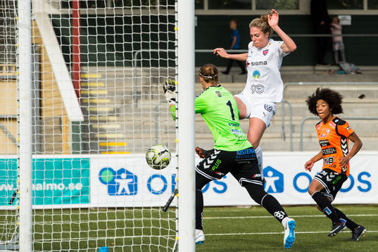Rosengårds Celia Jimenez Delgado gör 2-0 förbi