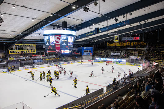 Interiör vy över ABB Arena Nord innan ishockeymatchen i