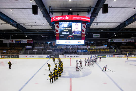 Interiör vy över ABB Arena Nord innan ishockeymatchen i