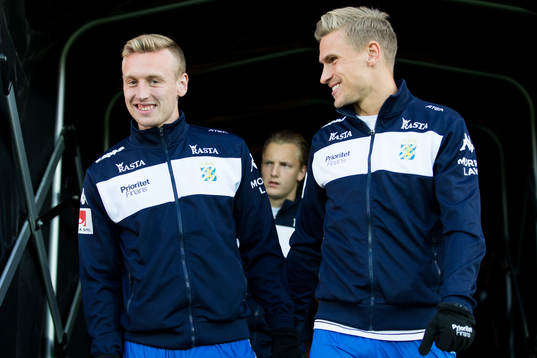 IFK Göteborgs Sebastian Ohlsson och Carl Starfelt på väg