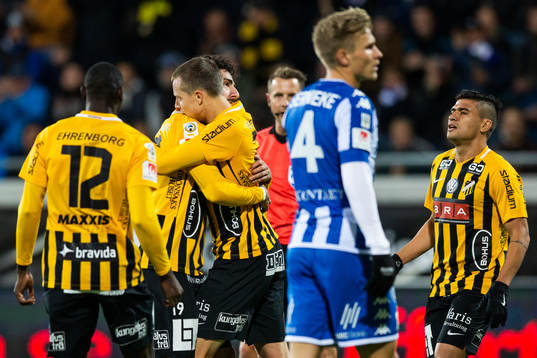 Häckens Daleho Irandust jublar och kramar om Viktor