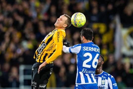 Häckens Viktor Lundberg och IFK Göteborgs André Calisir