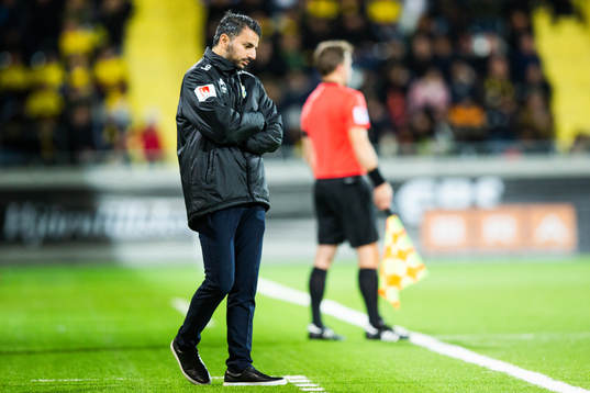 IFK Göteborgs tränare Poya Asbaghi deppar