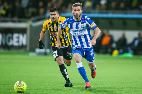 Häckens Paulinho jagar IFK Göteborgs Emil Salomonsson