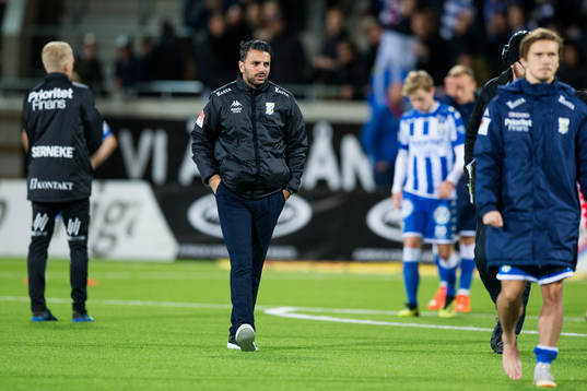 IFK Göteborgs tränare Poya Asbaghi deppar