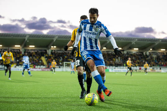 IFK Göteborgs André Calisir och Häckens Paulinho