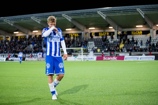 IFK Göteborgs Carl Starfelt deppar
