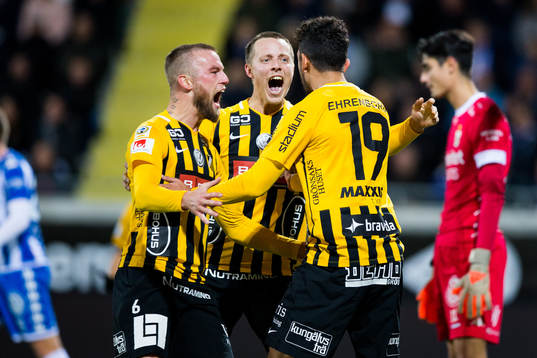 Häckens Daleho Irandust jublar ihop med Alexander