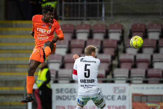 AFC Eskilstunas Onyedikachkwu Samuel Nnamani utmanar
