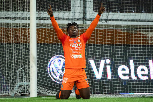 AFC Onyedikachkwu Samuel Nnamani jublar